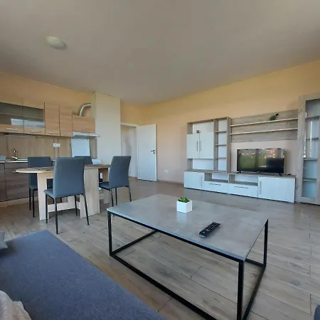 Inter Expo アパート ソフィア